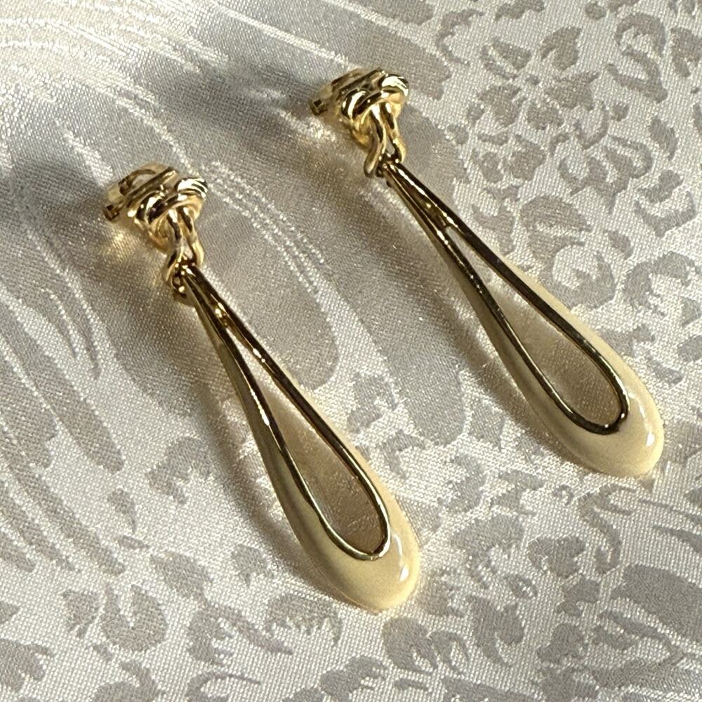 Vintage Napier Gold Plate Teardrop Cream Enamel Dangle Clip On Earrings